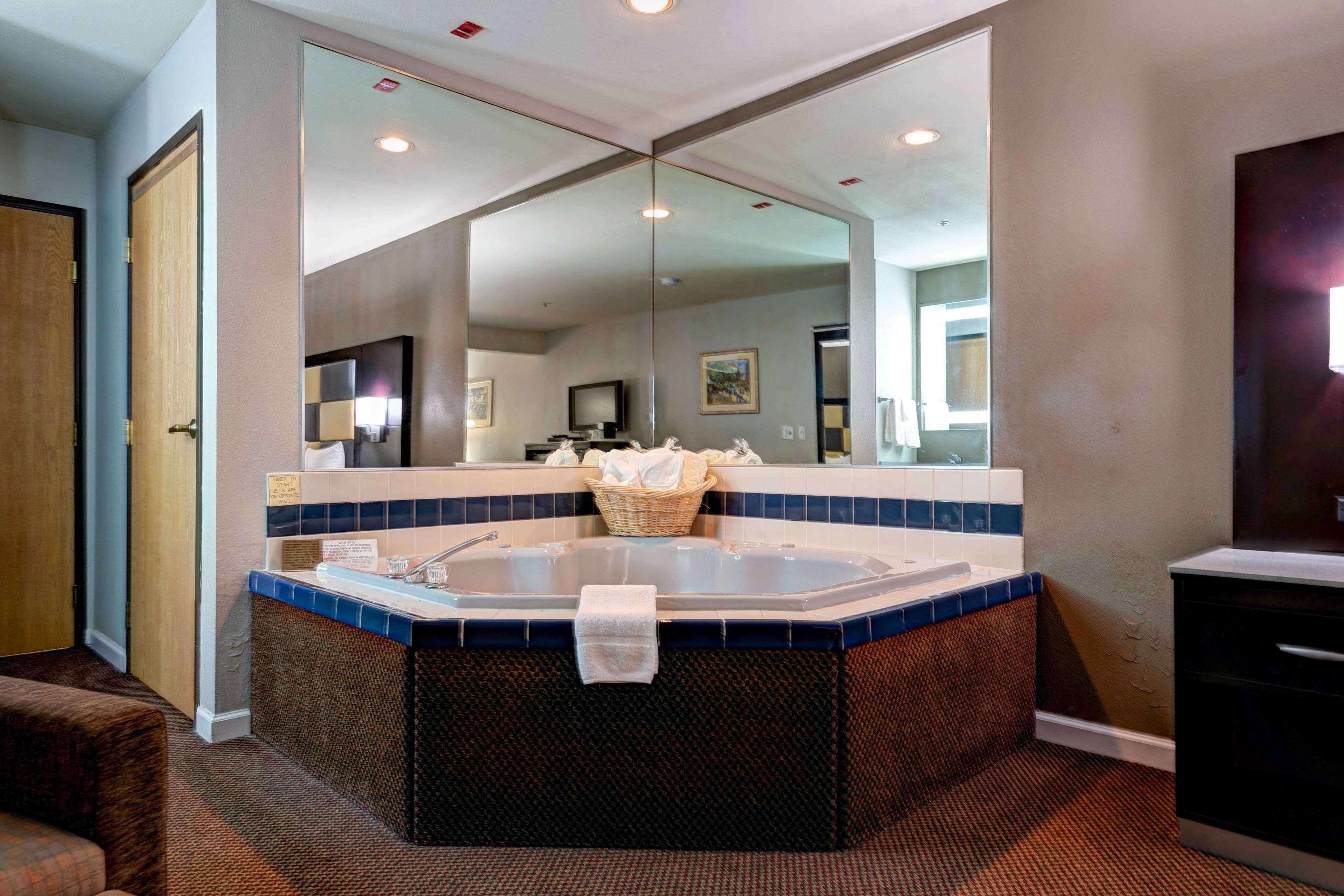 Surestay Plus Hotel By Best Western Redding Dış mekan fotoğraf