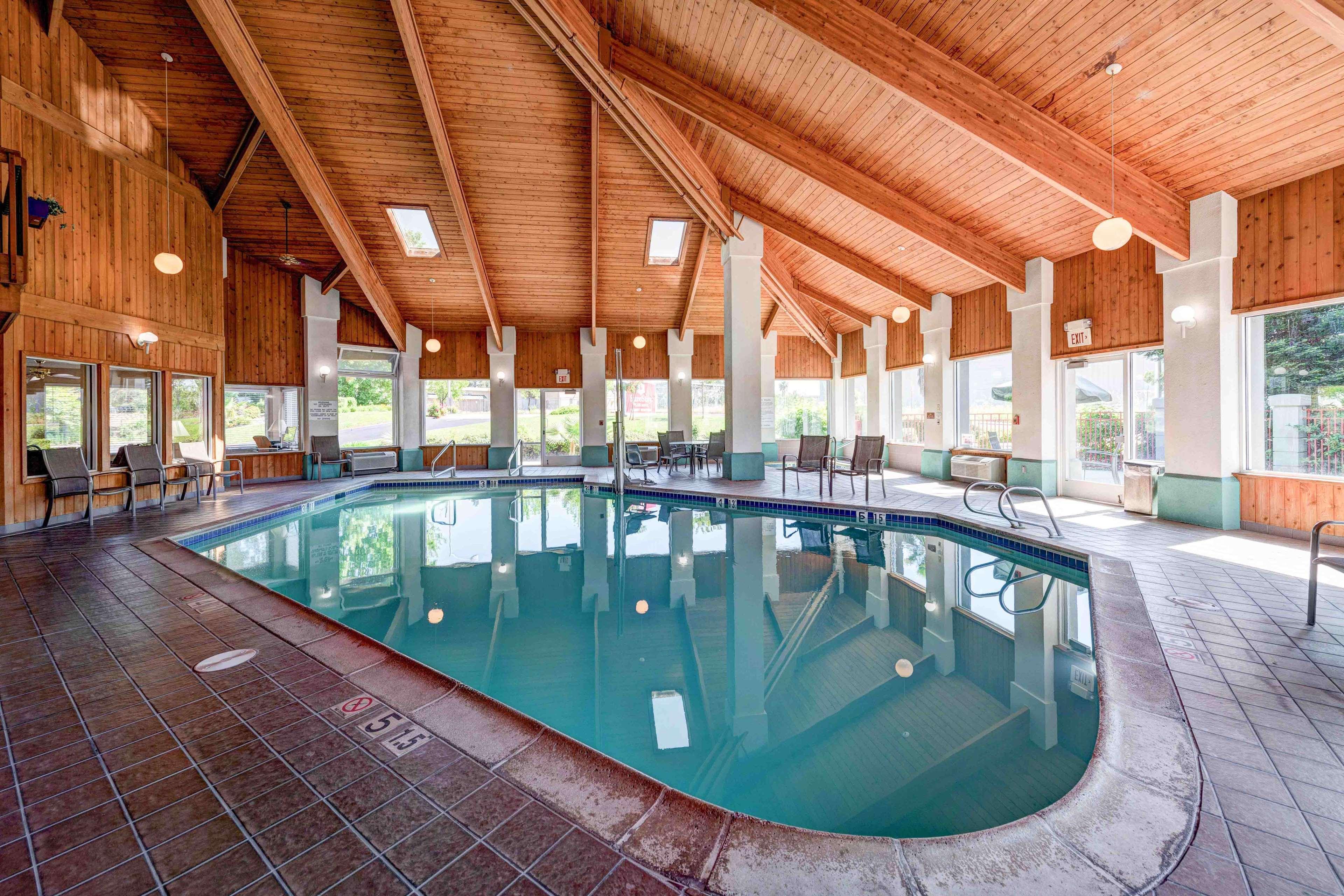 Surestay Plus Hotel By Best Western Redding Dış mekan fotoğraf